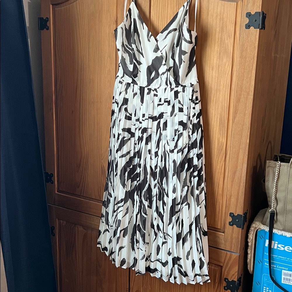 Nine West White and Black Dress